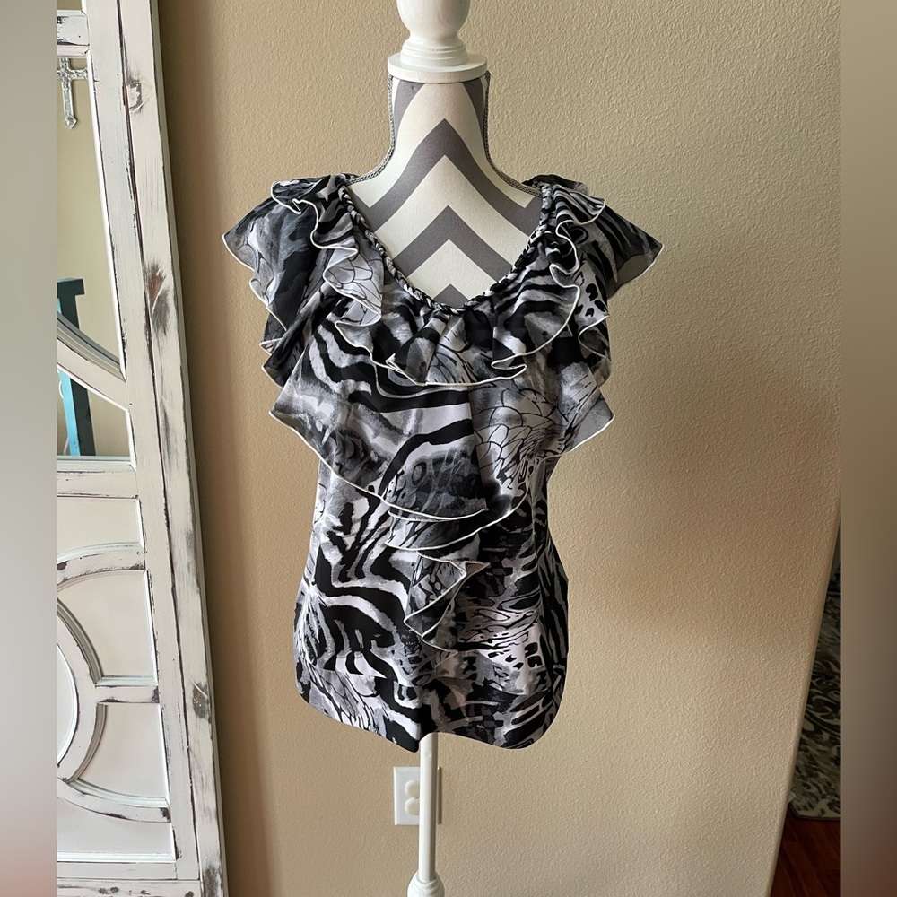 Milano - Ruffle Neck Sleeveless Top - Size: Medium